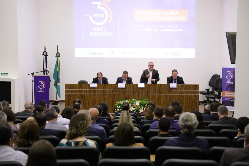 Carta alerta riscos ao FAT e cobra medidas urgentes