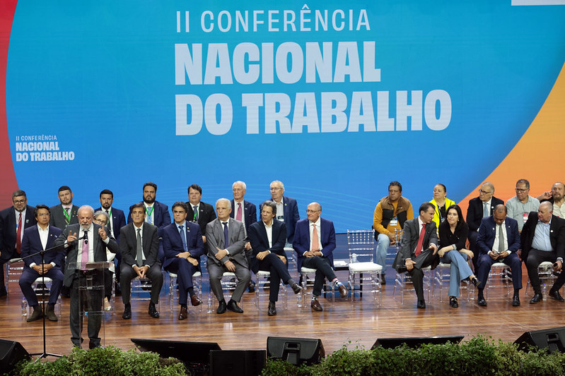Lula propõe negociação tripartite para fim da escala 6×1