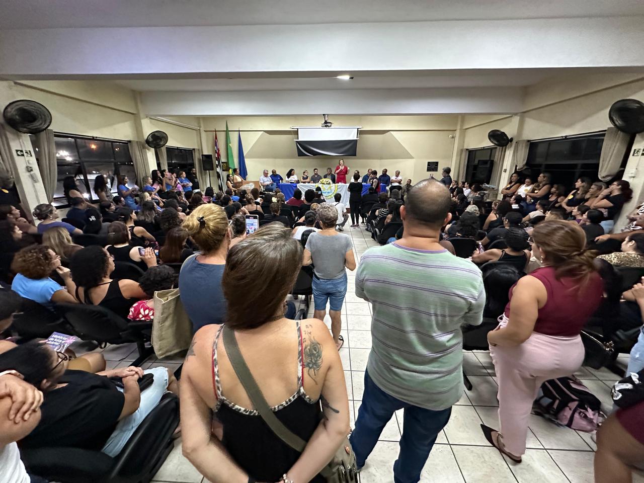 Guarujá avança no reconhecimento de professoras infantis