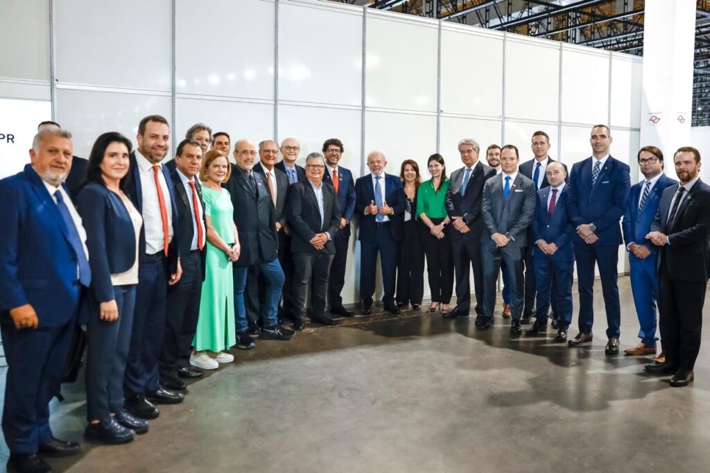 FEQUIMFAR/Força dialoga com Lula sobre indústria química