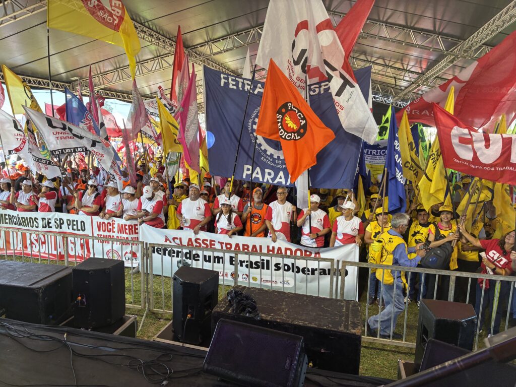 Milhares de trabalhadores realizam grande ato em Brasília