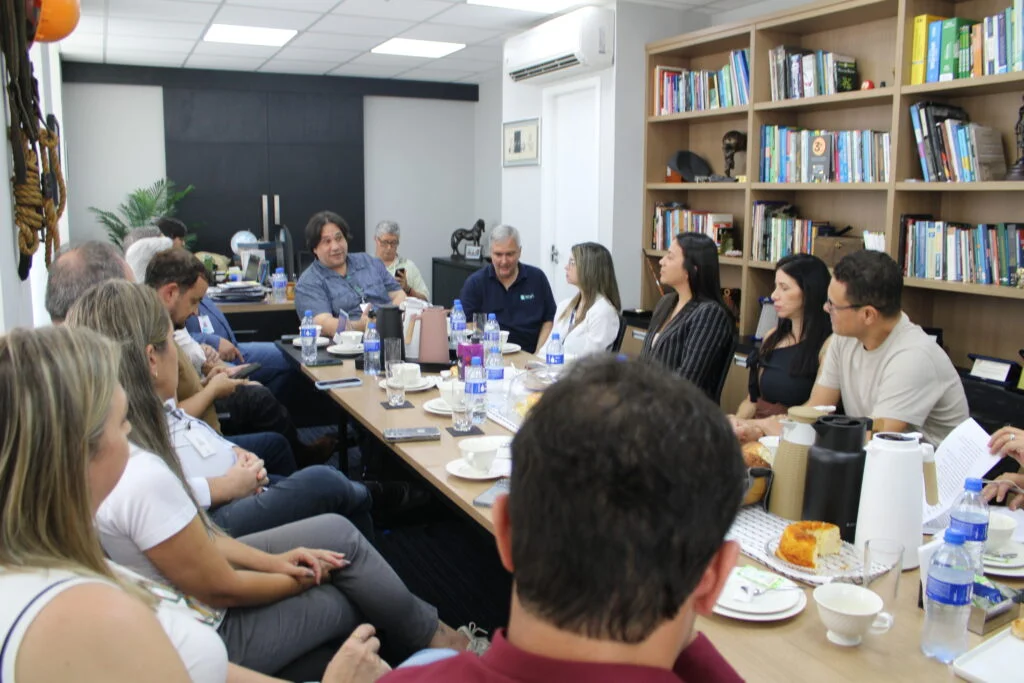 Eletricitários enfrentam impasse com empreiteiras