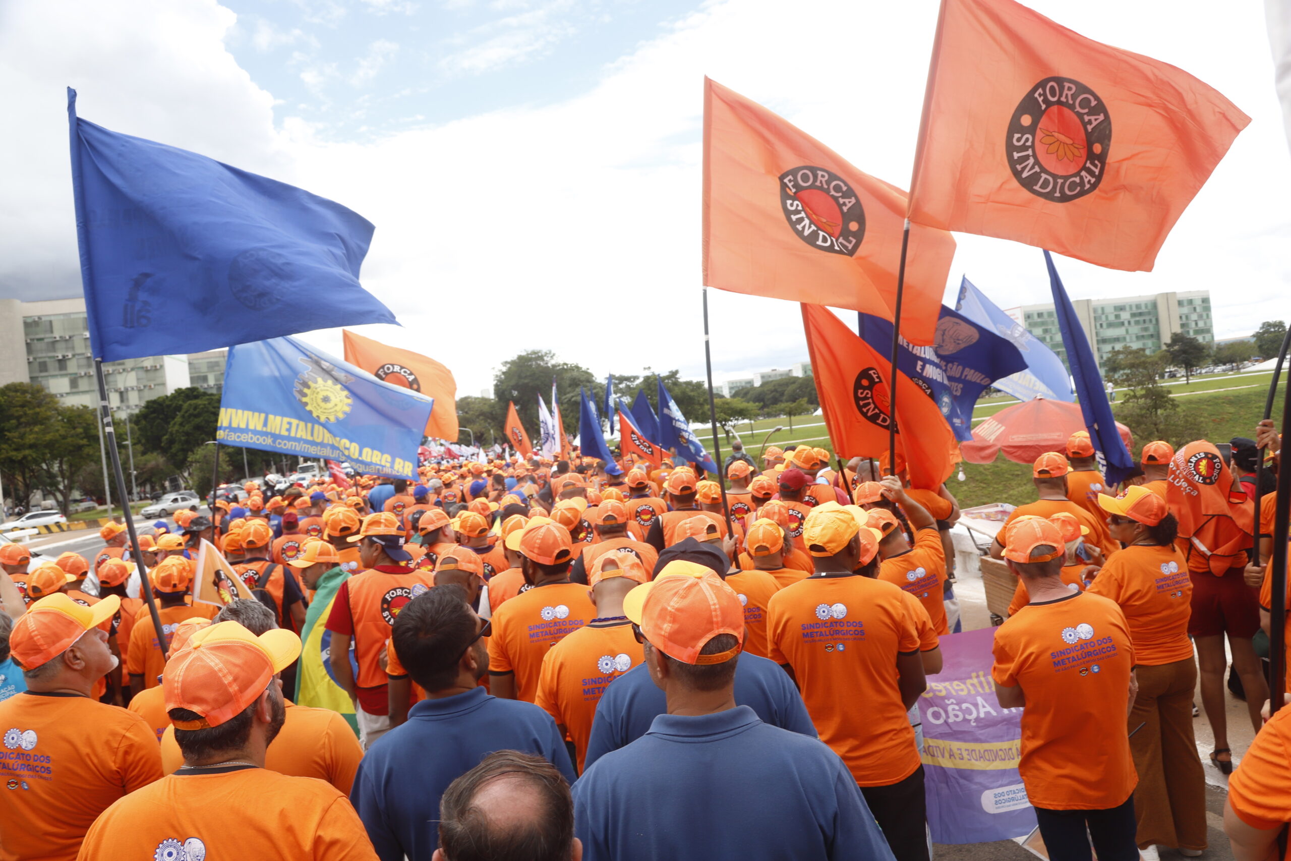 Miguel Torres agradece participação na marcha em Brasília