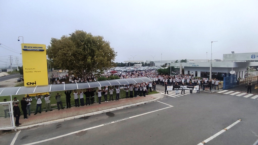 SMC e metalúrgicos reagem a demissões na CNH