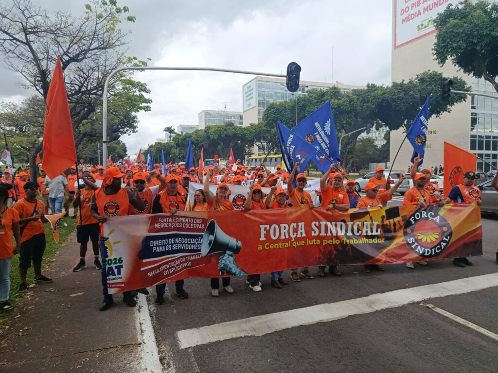 Centrais marcham à Praça dos Três Poderes após CONCLAT