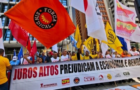 Juros altos ampliam endividamento das famílias