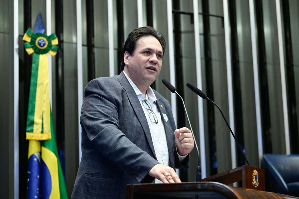 Chicão defende jornada reduzida no Senado