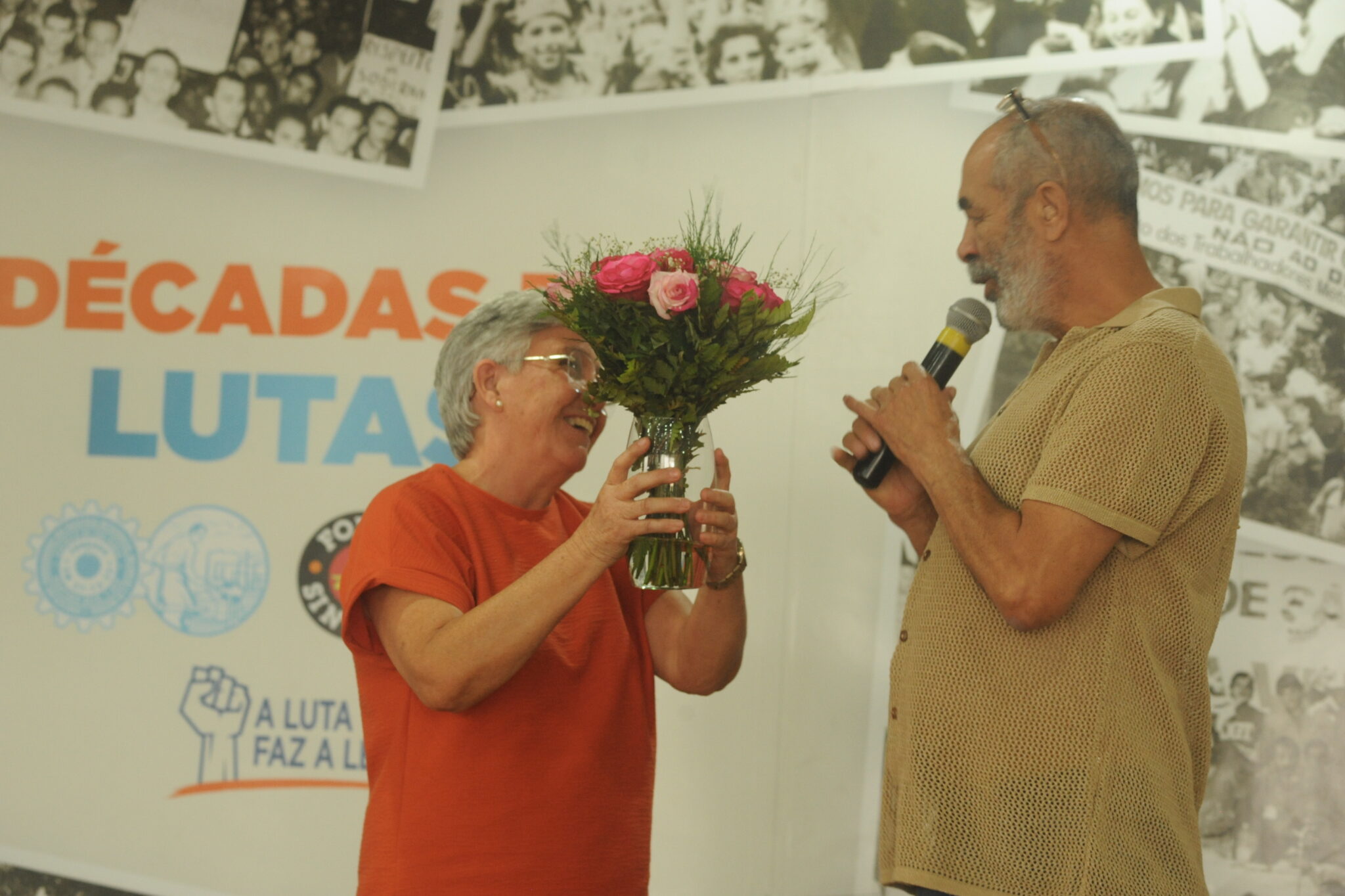 Ivete, enfermeira do Centro de Saúde da Rua do Carmo, recebe homenagem de Arakém