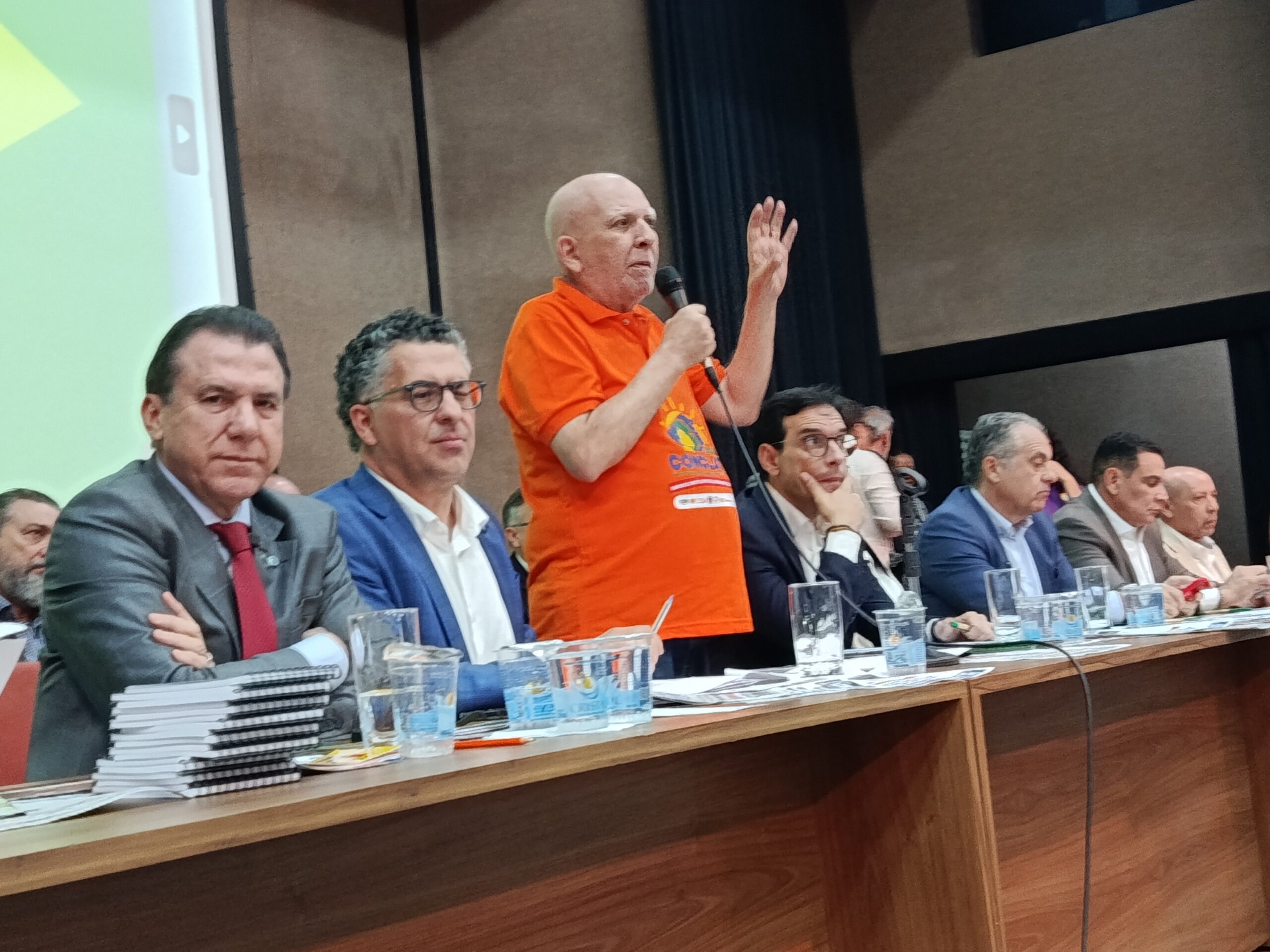 Miguel Torres pede mobilização após vitória na Câmara