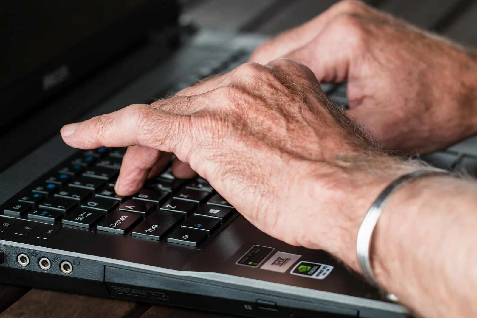 Idosos permanecem mais tempo no mercado de trabalho