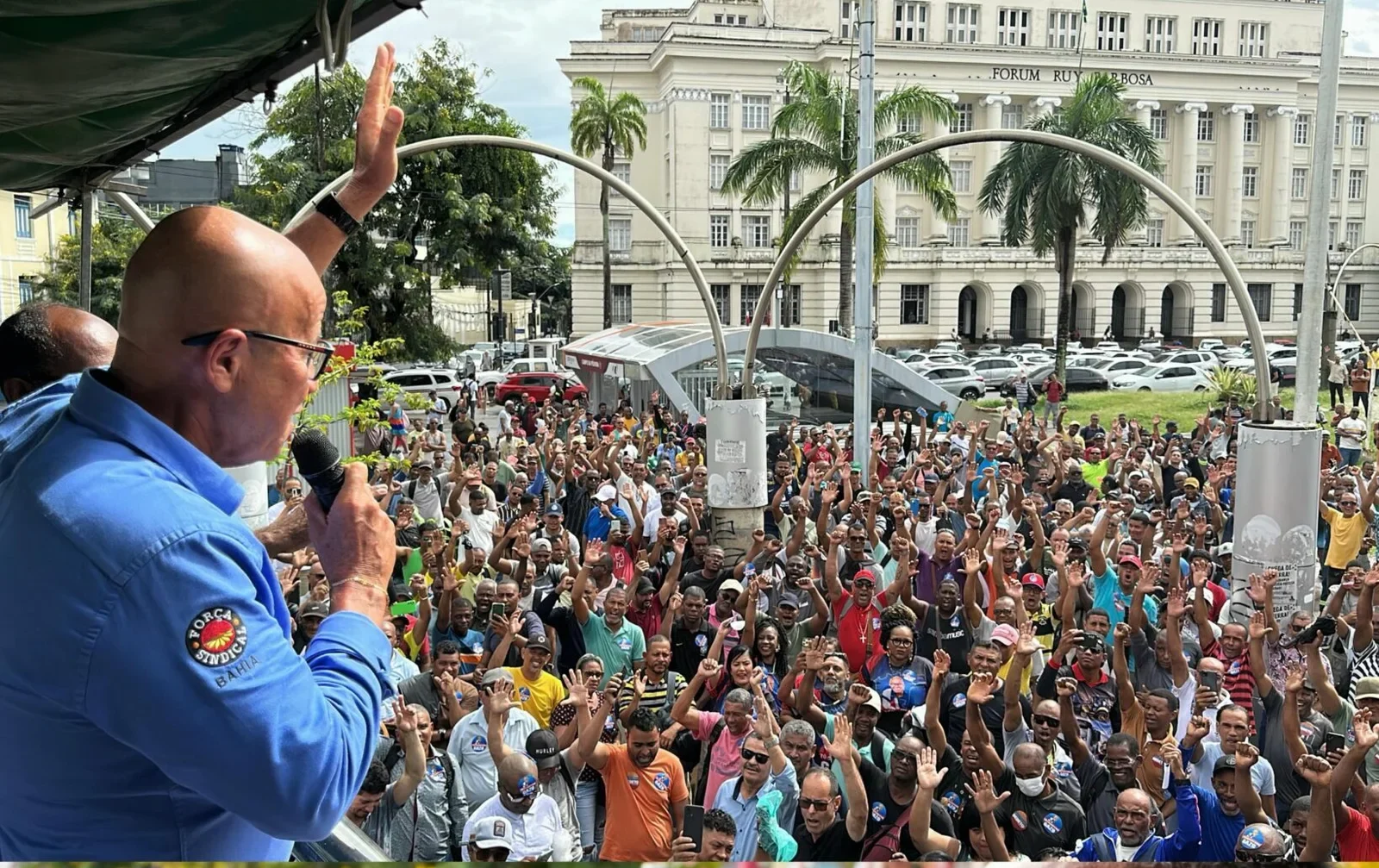 Trabalhadores da construção pesada da Bahia entram em greve