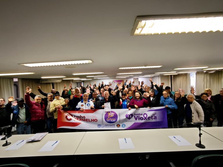 Metalúrgicos SP promovem ação Junho Vermelho e Violeta nesta quinta