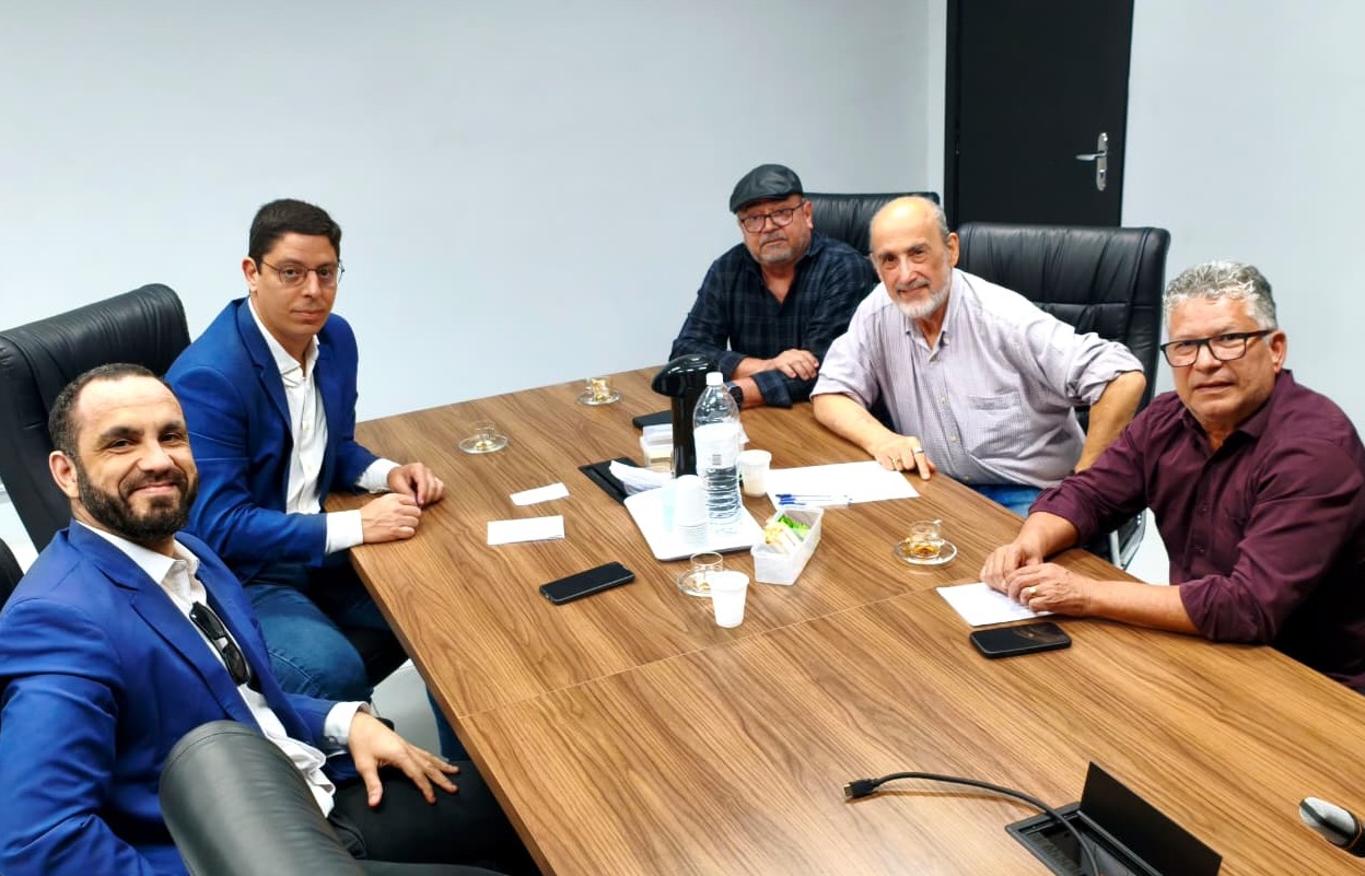 Químicos da Força debate desenvolvimento regional em Cubatão