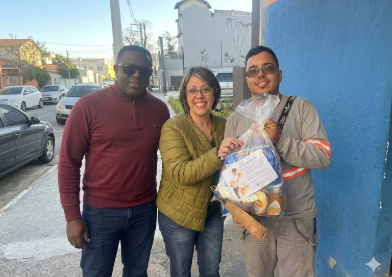 Sindicato entrega Cesta Cegonha e apoia famílias eletricitárias