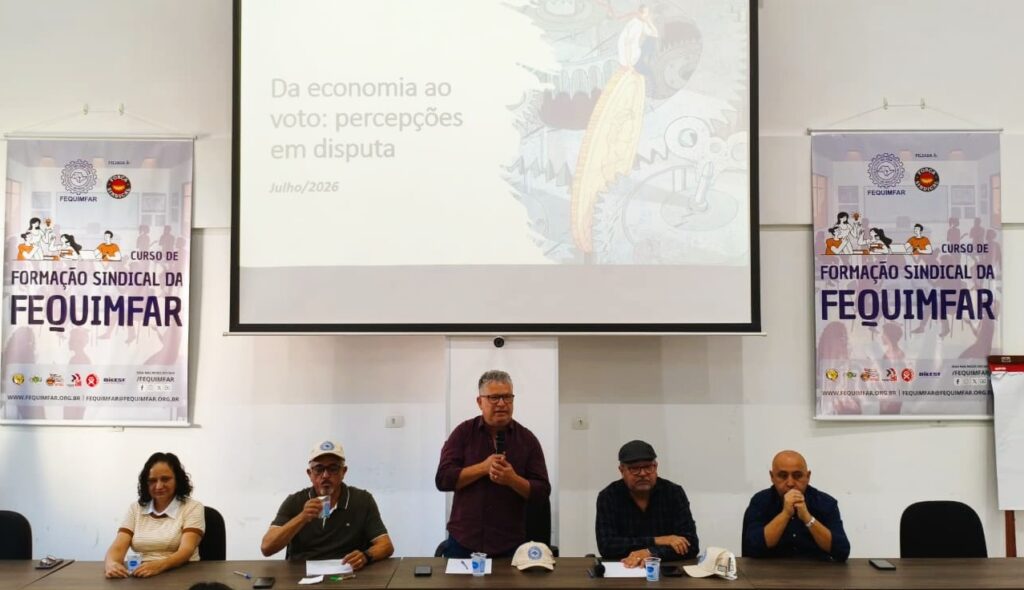Curso da FEQUIMFAR fortalece novas lideranças sindicais