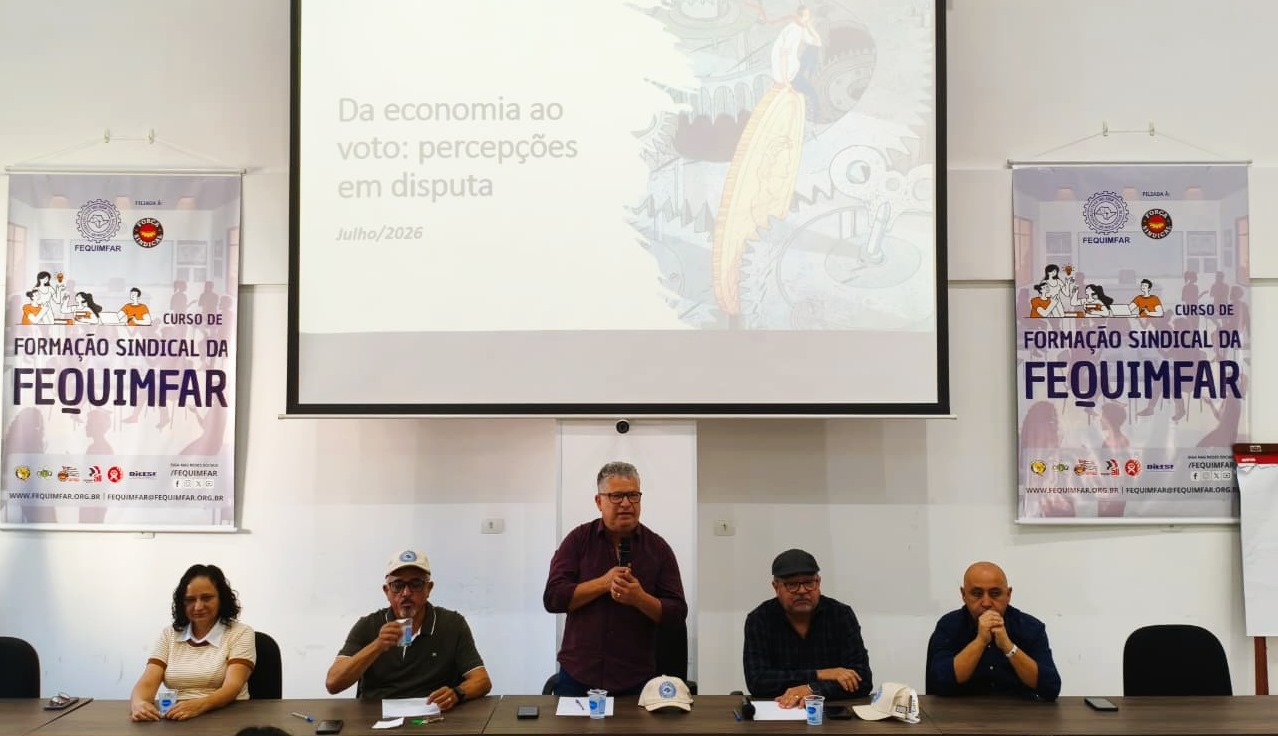 Curso da FEQUIMFAR fortalece novas lideranças sindicais