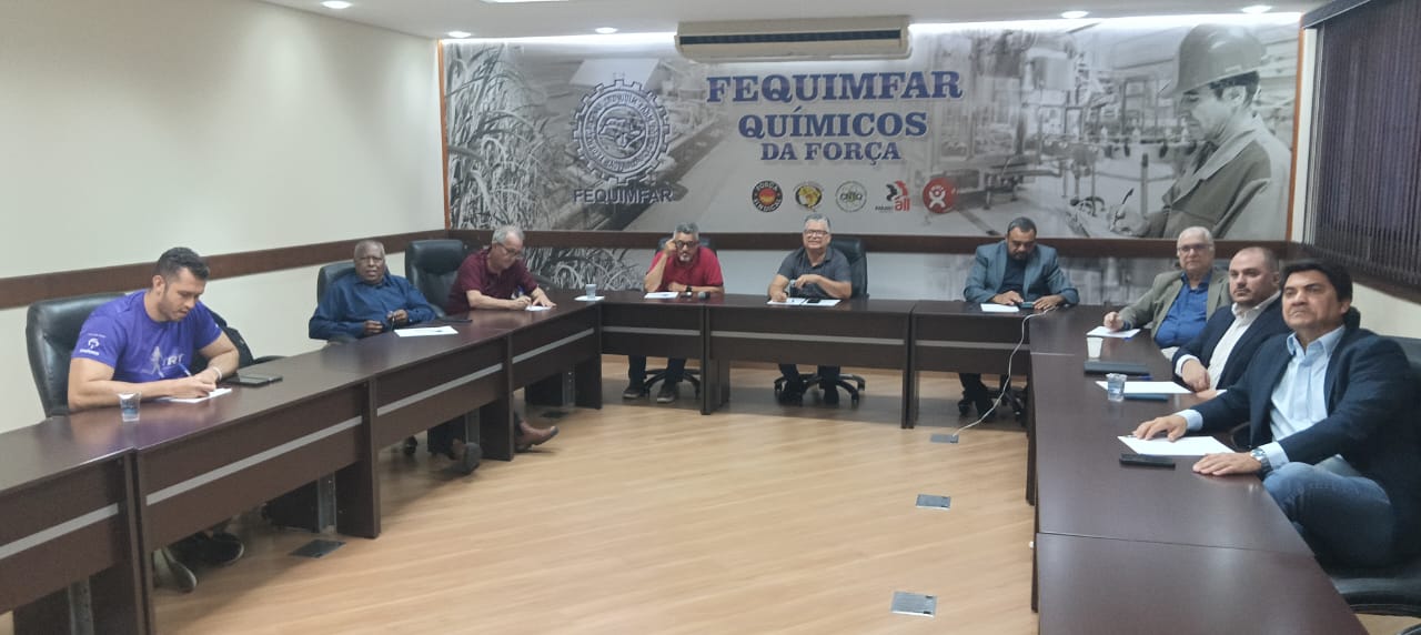 FEQUIMFAR debate medidas para preservar empregos na Mosaic