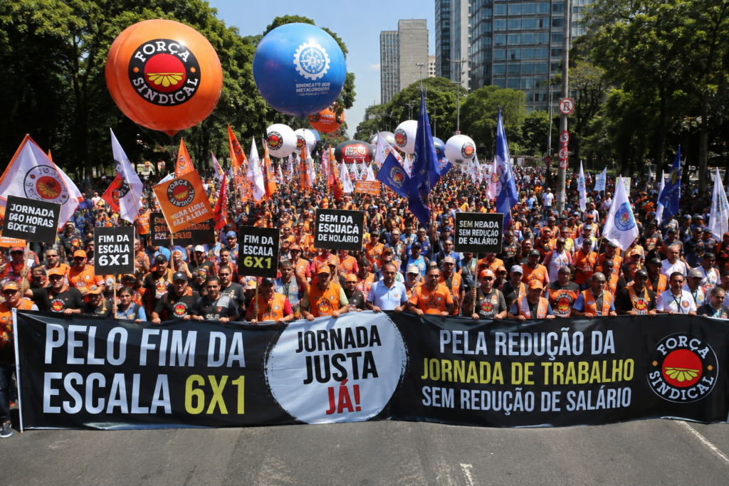 Jornada de 40 horas e fim da escala 6x1 avançam no Senado