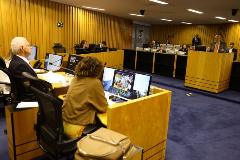 TST debate limites ao controle do uso do banheiro