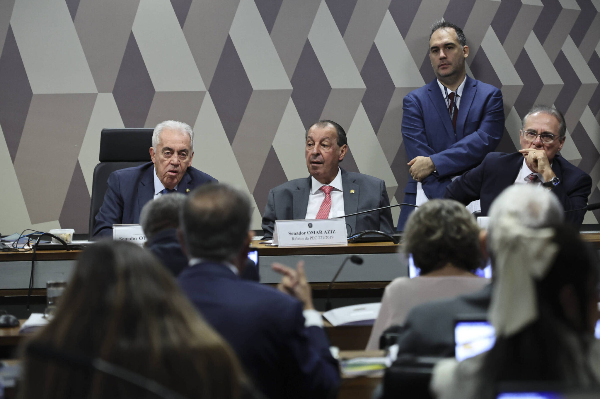 CCJ do Senado aprova texto-base favorável ao fim da escala 6×1