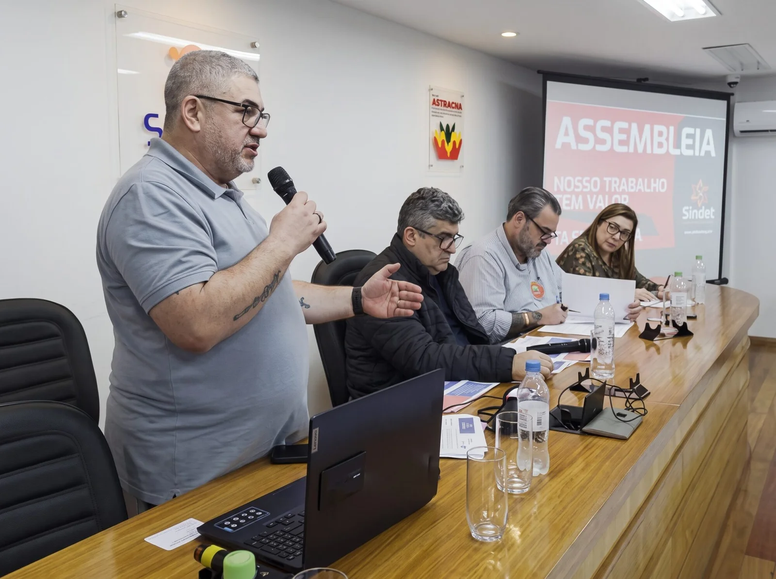 Sindec-POA abre campanha por ganho real e jornada menor