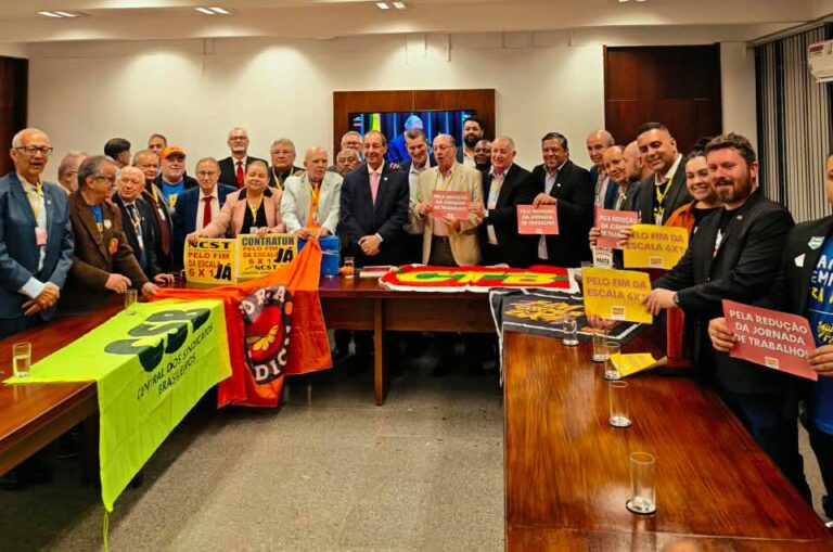 Centrais buscam apoio no Senado pelo fim da escala 6x1