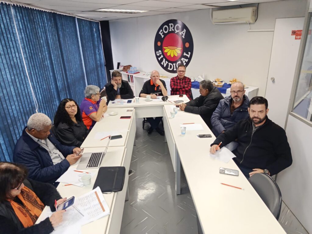 Força Sindical debate conjuntura política com dirigentes